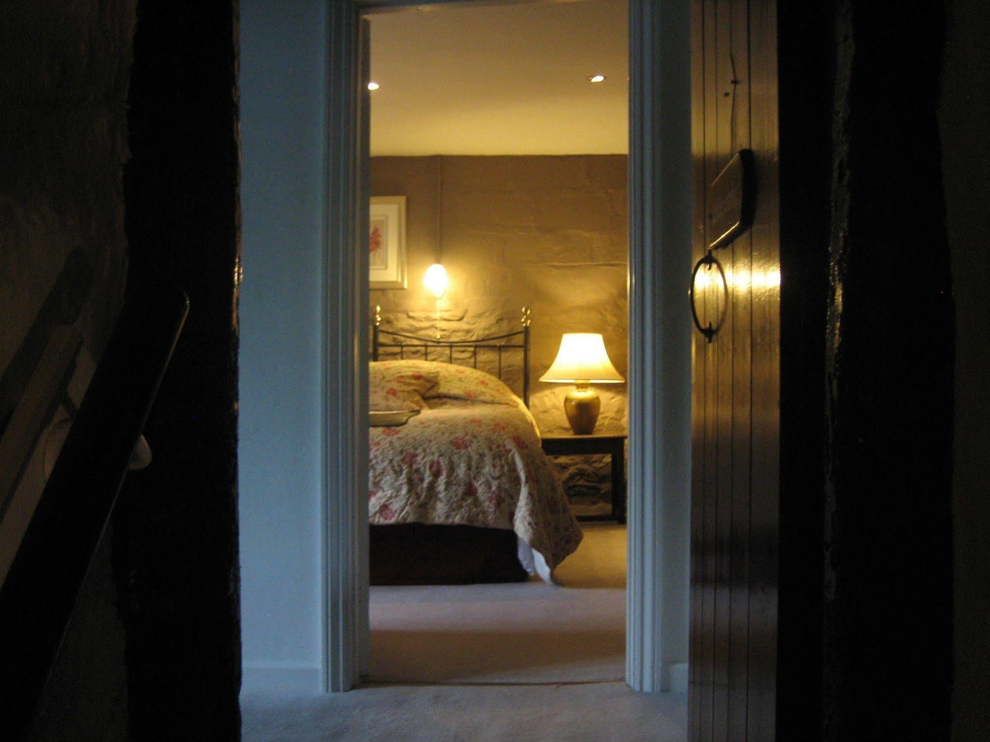 The Oxenham Arms Hotel Devon South Zeal 외부 사진